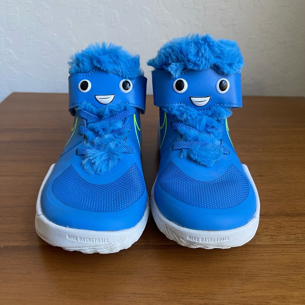 Nike Team Hustle D9 Lil PS 'Light Photo Blue Little Kids size: 11C color: blue